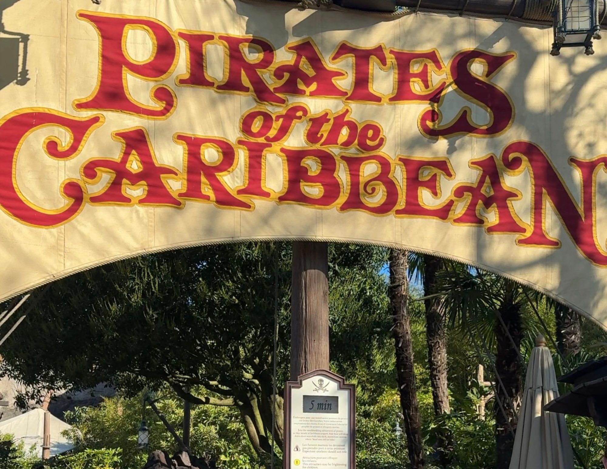 Disneyland Paris Guide (17).png
